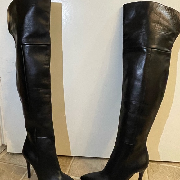 BCBGMAX AZRIA KNEE HIGH LEATHER BOOTS - Picture 3 of 8